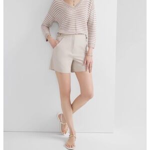WHBM Extra High Rise 5” Buckle Waist Short